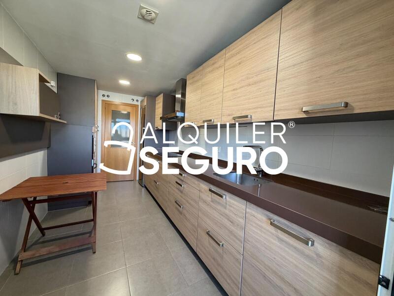 Inmueble en Avenida Levante, MADRID