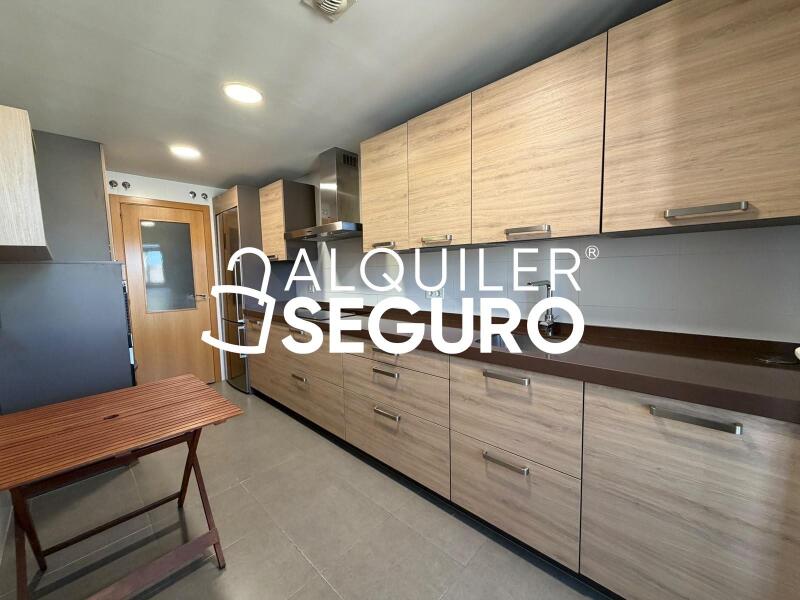 Inmueble en Avenida Levante, MADRID