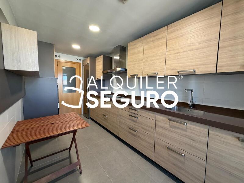 Inmueble en Avenida Levante, MADRID