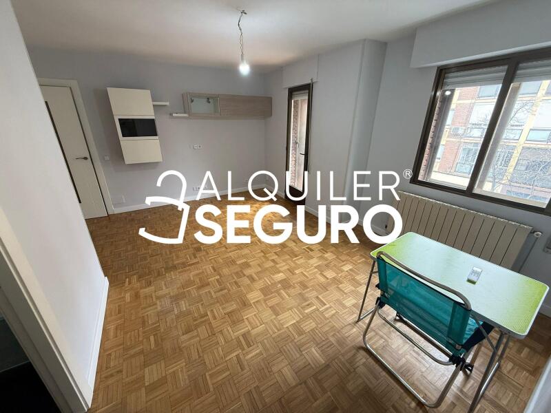 Inmueble en Calle ESTEBAN COLLANTES, MADRID
