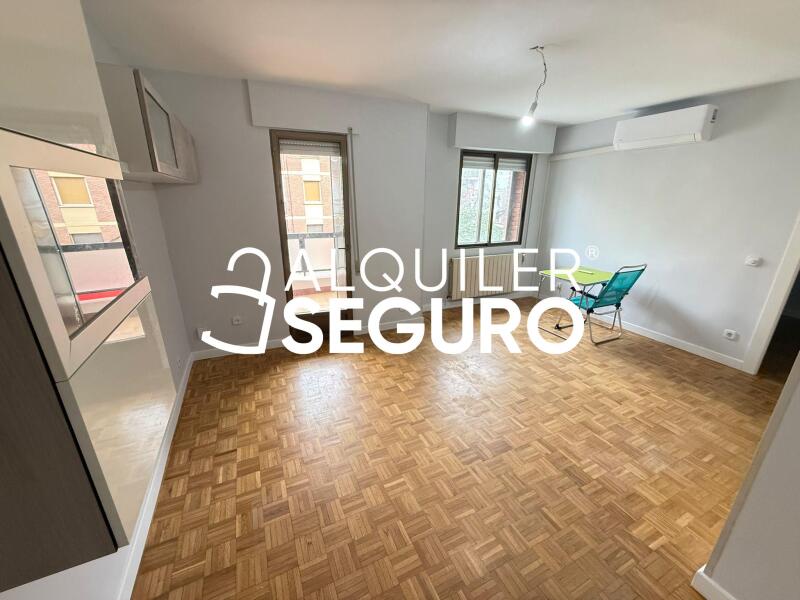 Inmueble en Calle ESTEBAN COLLANTES, MADRID