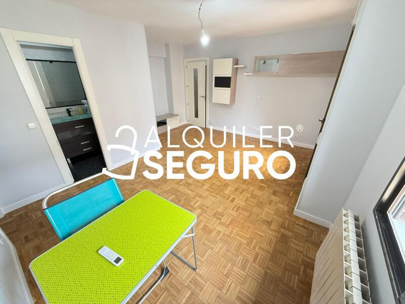 Inmueble en Calle ESTEBAN COLLANTES, MADRID