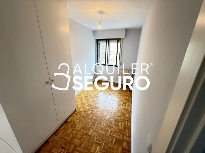 Inmueble en Calle ESTEBAN COLLANTES, MADRID