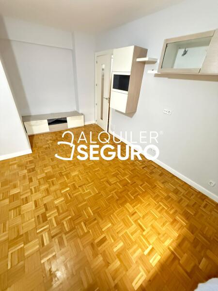 Inmueble en Calle ESTEBAN COLLANTES, MADRID