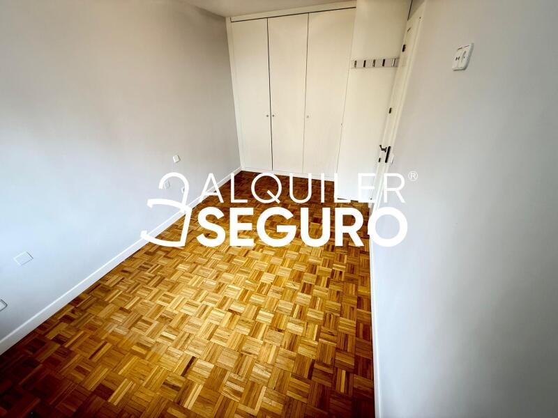 Inmueble en Calle ESTEBAN COLLANTES, MADRID