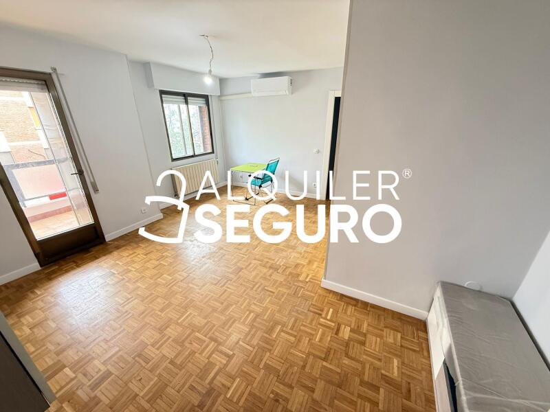Inmueble en Calle ESTEBAN COLLANTES, MADRID
