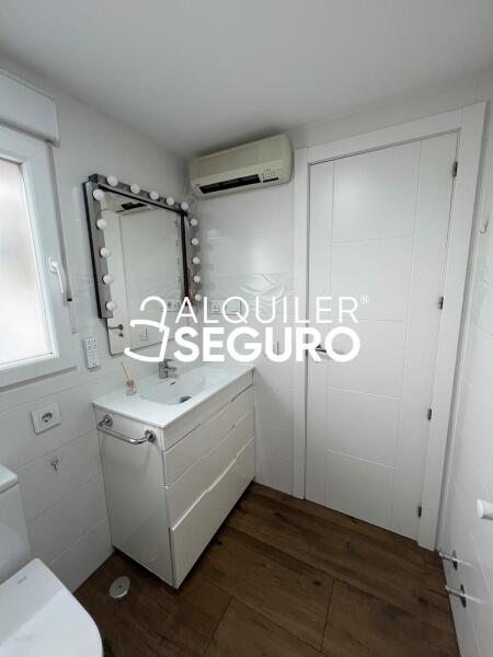 Inmueble en Calle Ponferrada , MADRID