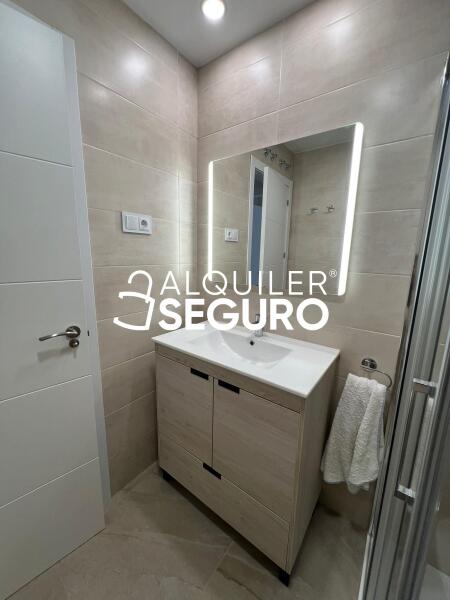 Inmueble en Calle Vecinos, MADRID