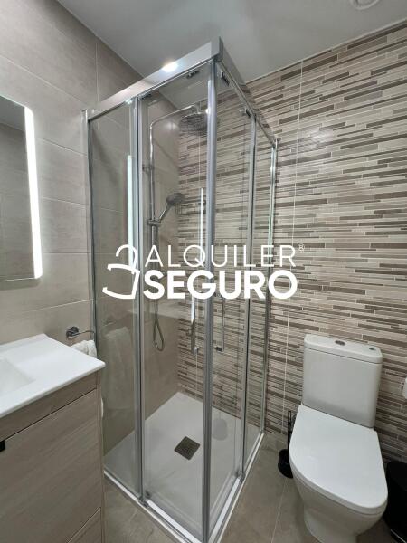 Inmueble en Calle Vecinos, MADRID