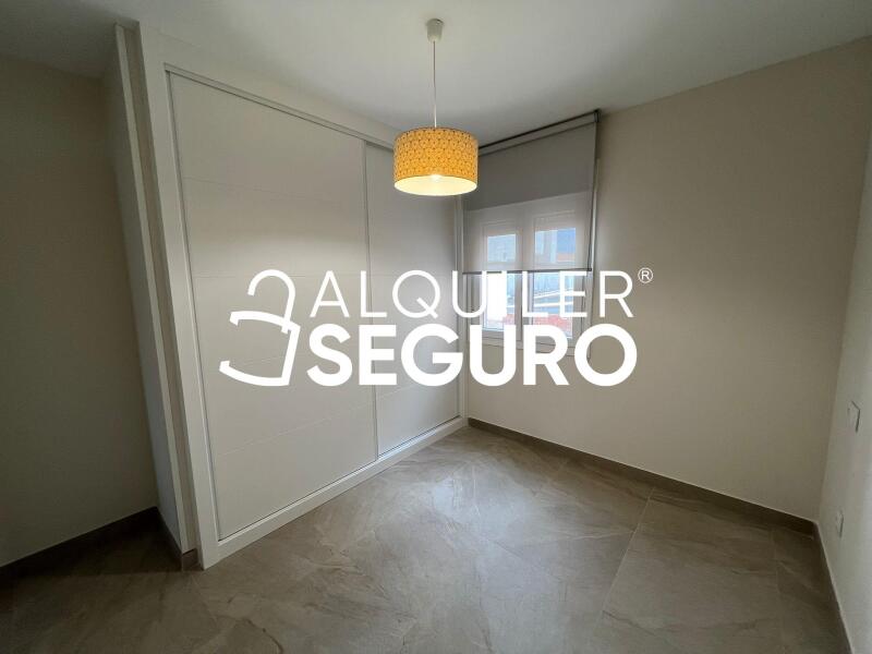Inmueble en Calle Vecinos, MADRID