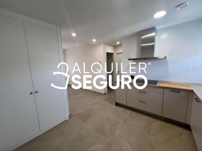 Inmueble en Calle Vecinos, MADRID