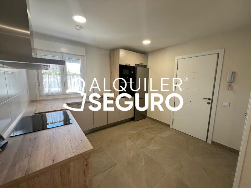 Inmueble en Calle Vecinos, MADRID