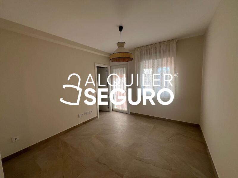 Inmueble en Calle Vecinos, MADRID