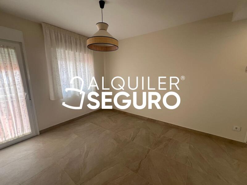 Inmueble en Calle Vecinos, MADRID