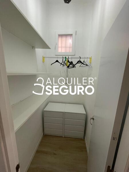 Inmueble en Calle Navas del Rey, MADRID