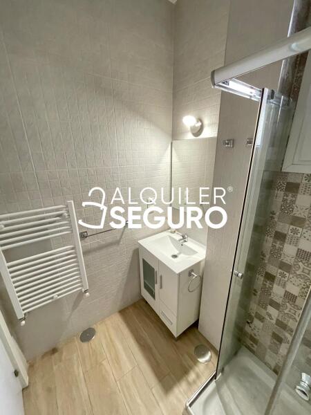 Inmueble en Calle Navas del Rey, MADRID