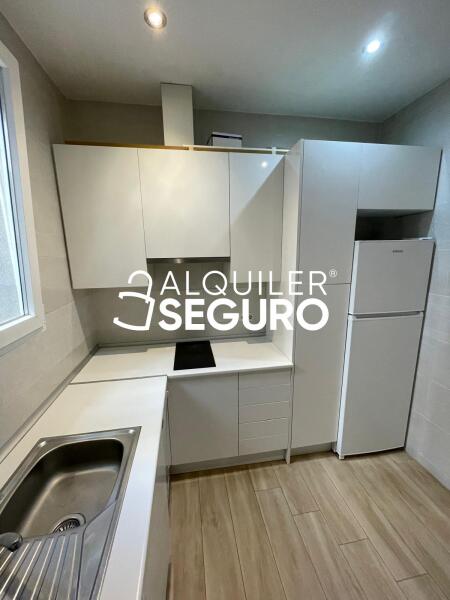 Inmueble en Calle Navas del Rey, MADRID