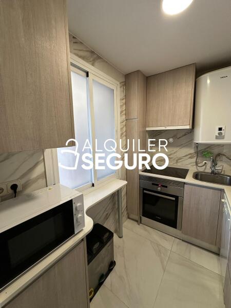 Inmueble en Calle Laviana, MADRID