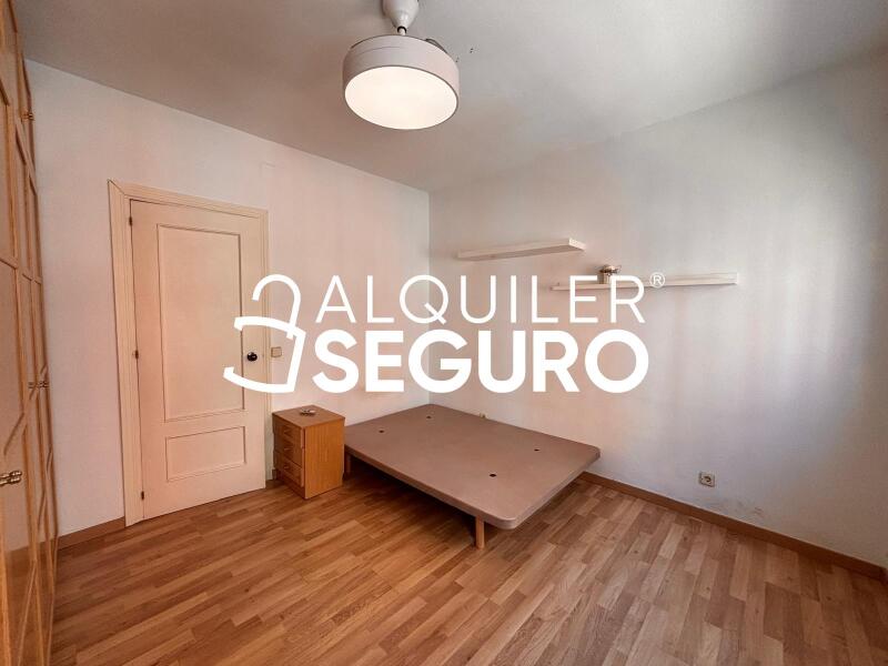 Inmueble en Calle Sierra del Cadí, MADRID