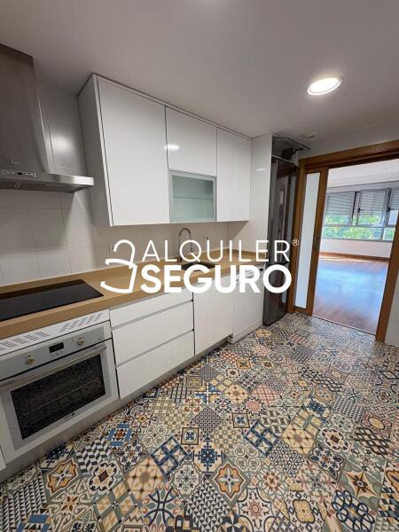 Inmueble en Avenida Europa, MADRID