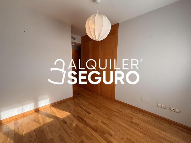 Inmueble en Avenida de la Gavia, MADRID