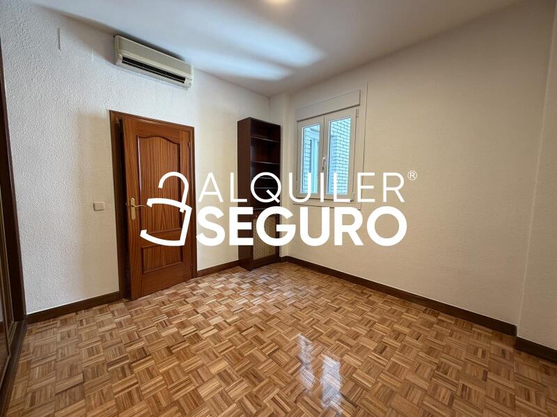 Inmueble en Calle Parroco Julio Morate, MADRID
