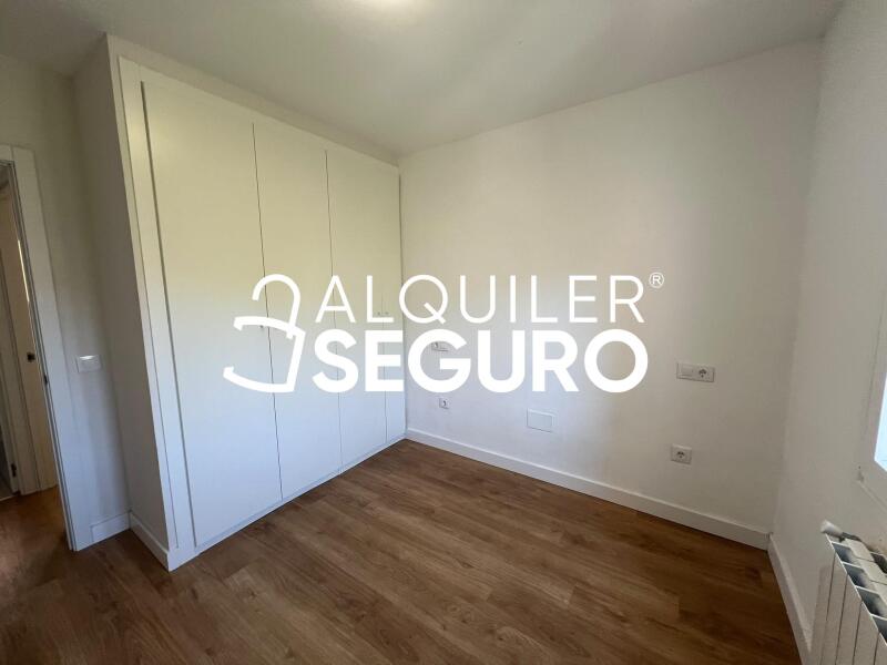 Inmueble en Calle de Ángel Múgica, MADRID