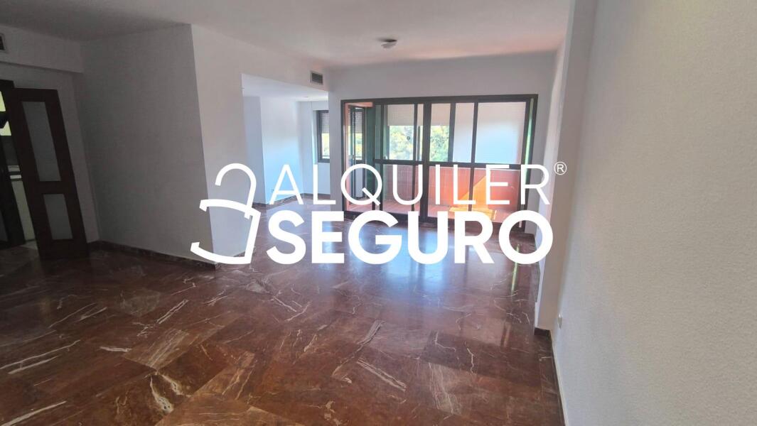 Inmueble en Avenida Alcalde Luis Uruñuela, SEVILLA