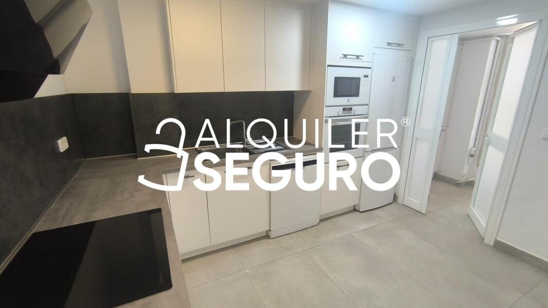 Inmueble en Avenida Alcalde Luis Uruñuela, SEVILLA