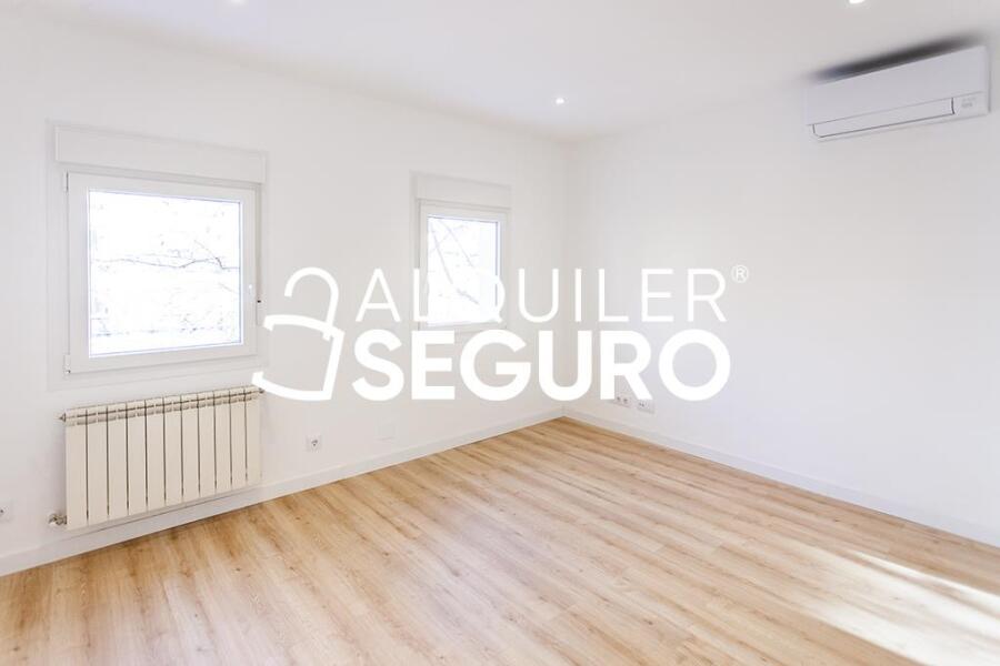 Inmueble en Plaza Angel Carbajo , MADRID