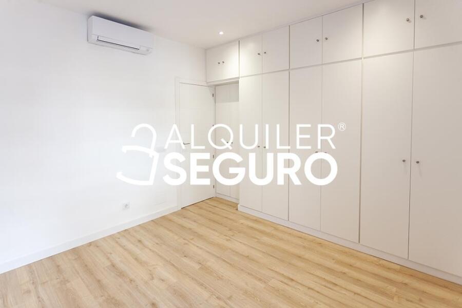 Inmueble en Plaza Angel Carbajo , MADRID