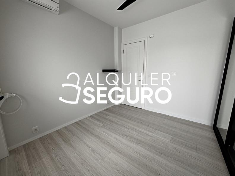 Inmueble en Avenida de los Estados, MADRID